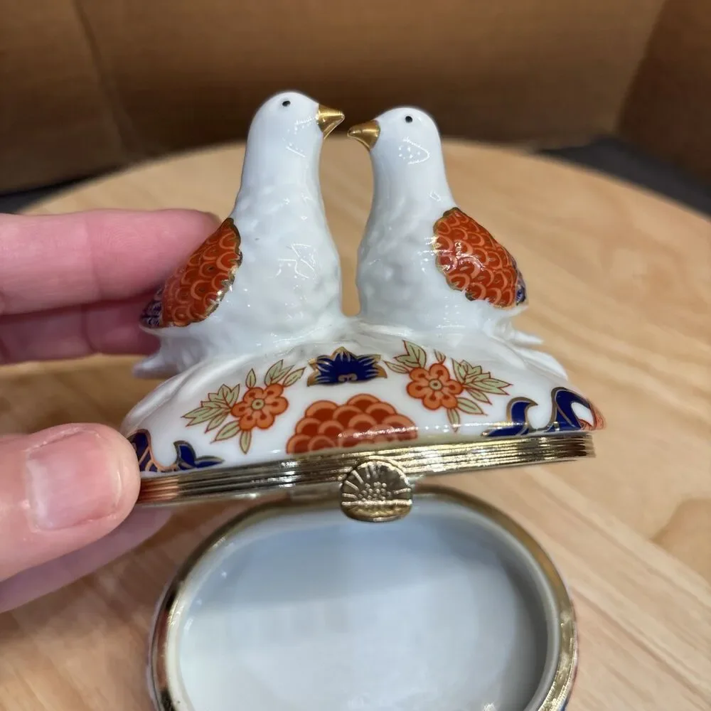 VTG Andrea by Sadek Imari Dove Love Birds Porcelain/hinged  Trinket Box
